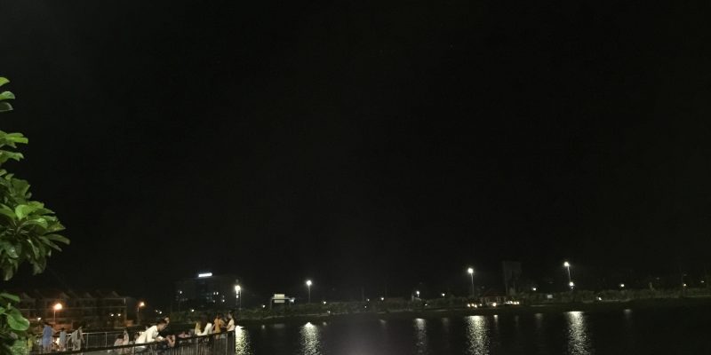 Hồ điều hòa Văn Miếu, thành phố Bắc Ninh về đêm
