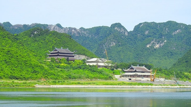 Một góc khu du lịch tâm linh Tam Chúc - Ba Sao Hà Nam