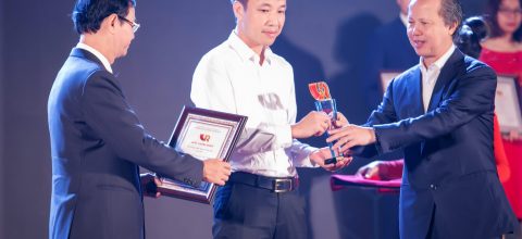 Ông Diêm Anh Tú - Giám đốc sàn giao dịch bất động sản Bắc Ninh Land được vinh danh trong hạng mục " Top 10 sàn giao dịch bất động sản tiêu biểu Việt Nam khu vực Miền Bắc năm 2018
